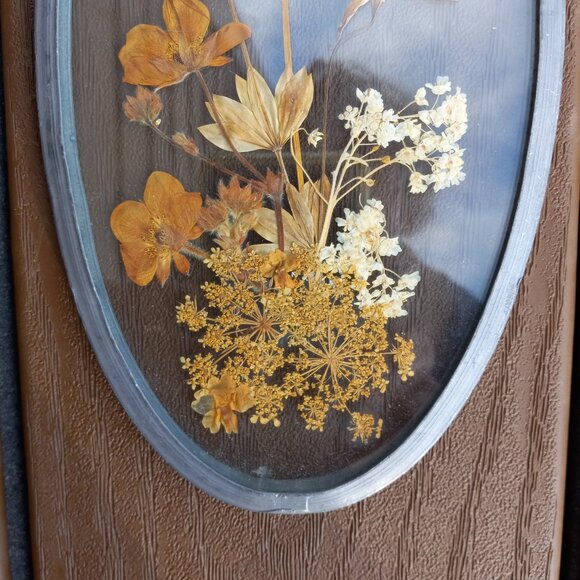 Vintage Dried Pressed Flowers Wall Art Oval Glass Framed - Picture 4 of 13